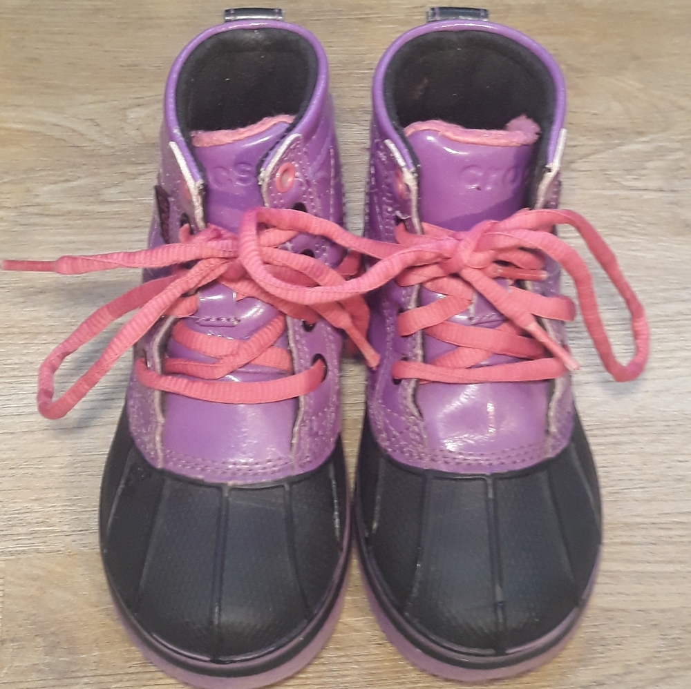 Crocs Girls AllCast Patent Duck Boots - Size C11 Purple / Black Boots - Picture 6 of 11